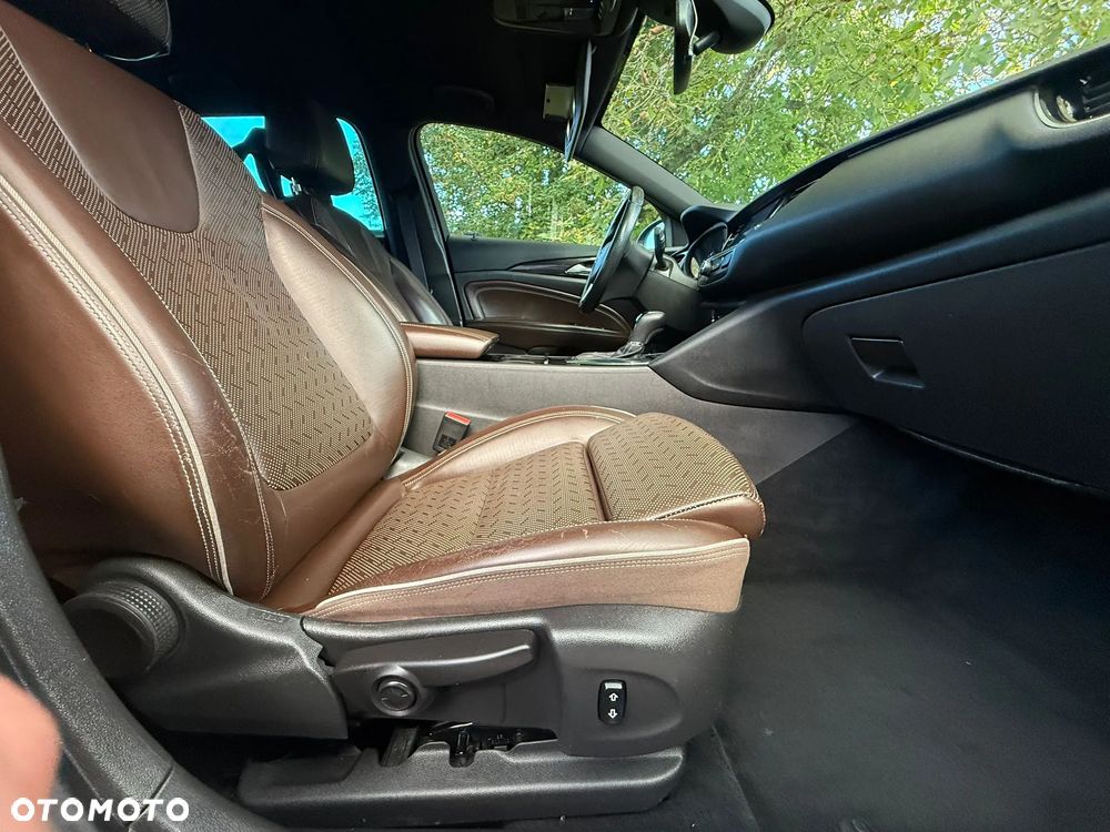 Opel Insignia CT 2.0 T 4x4 Exclusive S&S - 20