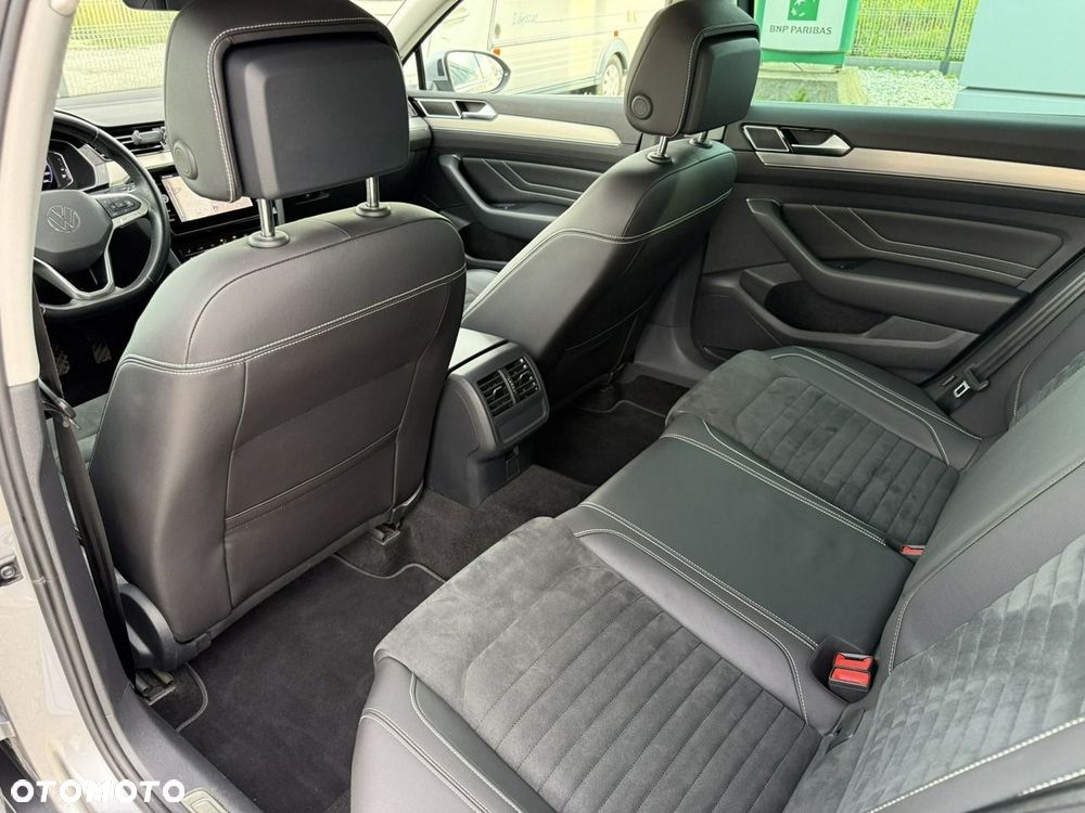 Volkswagen Passat Variant 2.0 TDI Elegance DSG - 22
