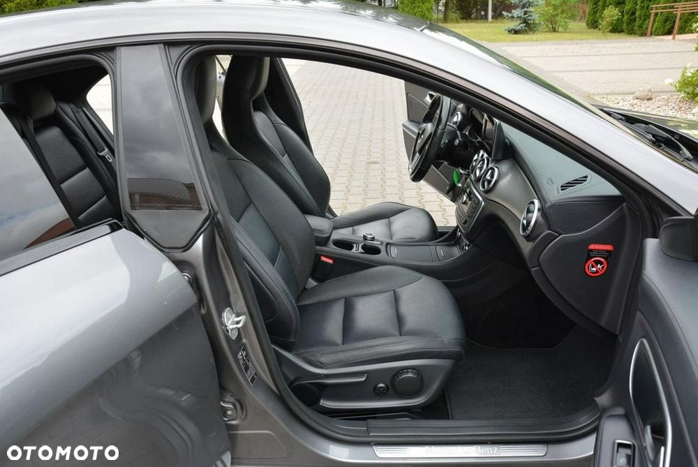 Mercedes-Benz CLA 200 7G-DCT AMG Line - 18