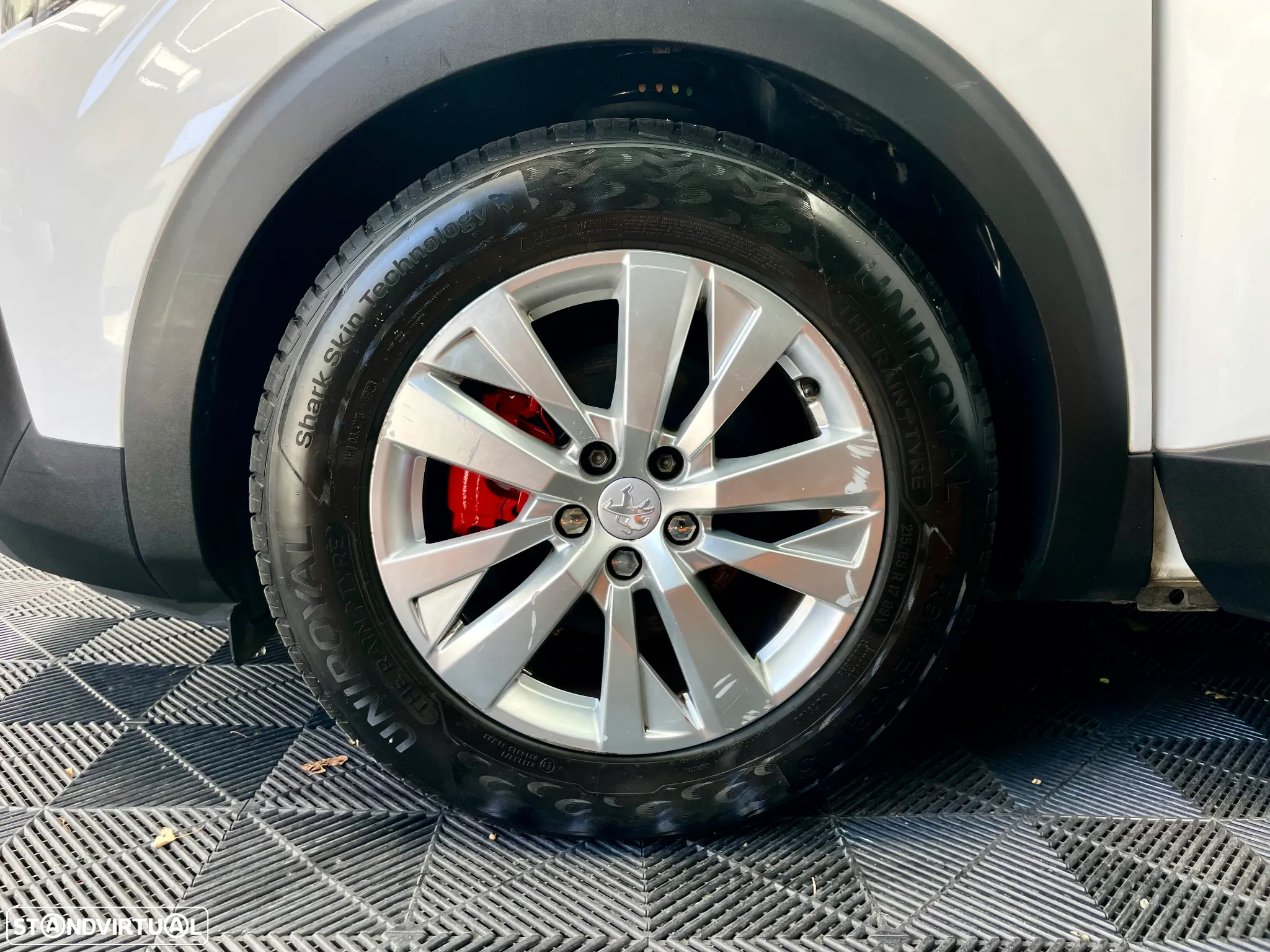 Peugeot 5008 1.6 BlueHDi Style EAT6 - 29