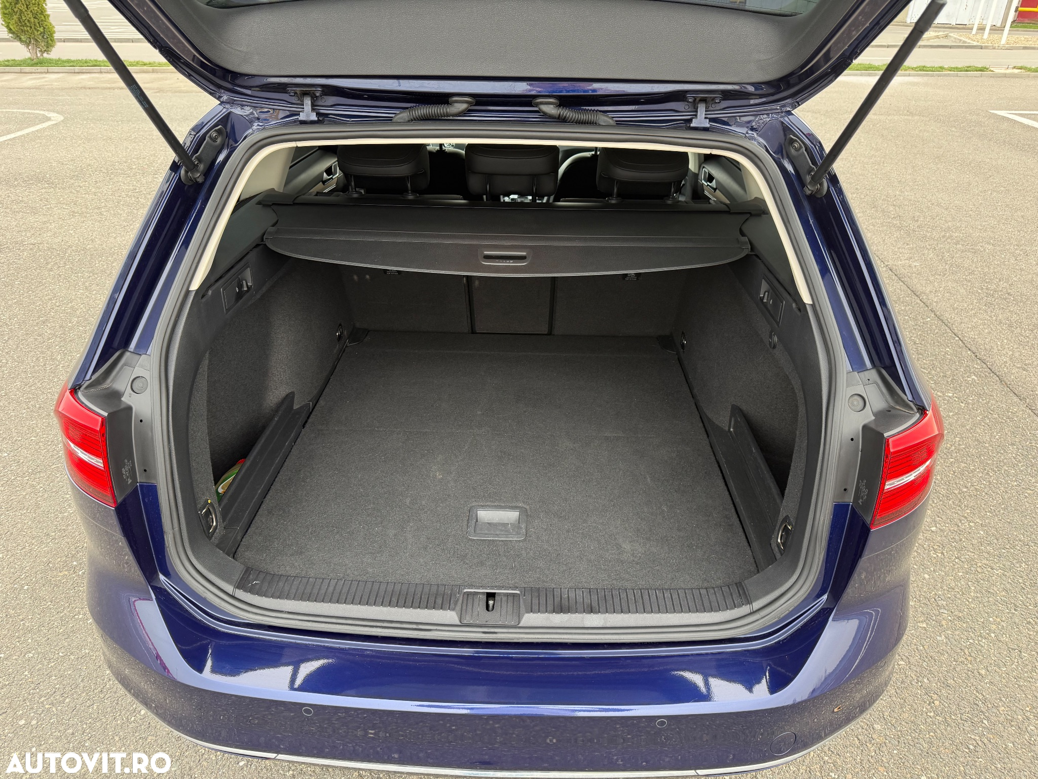 Volkswagen Passat 2.0 TDI DSG 4Motion Highline - 40