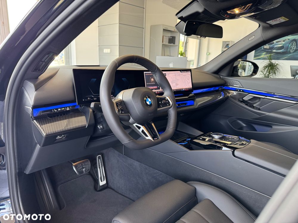BMW Seria 5 520d xDrive - 14
