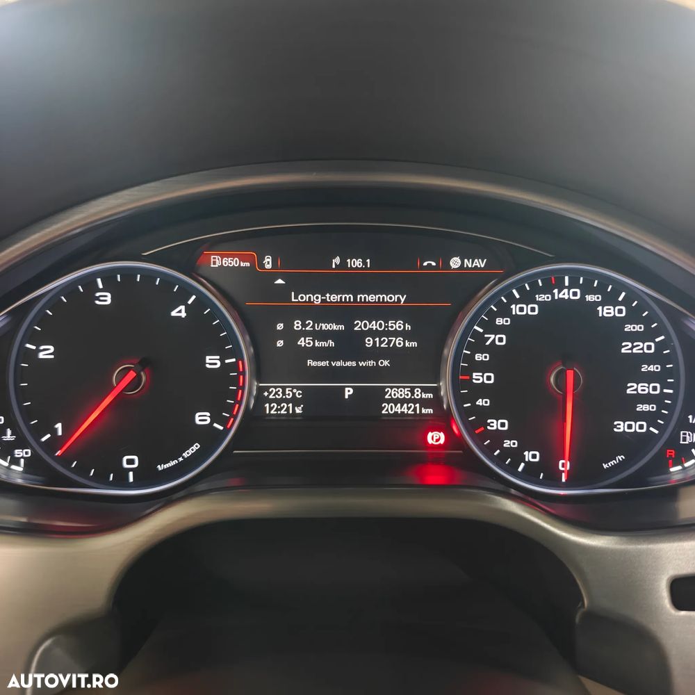 AUDI A8 2015 — imagine 9