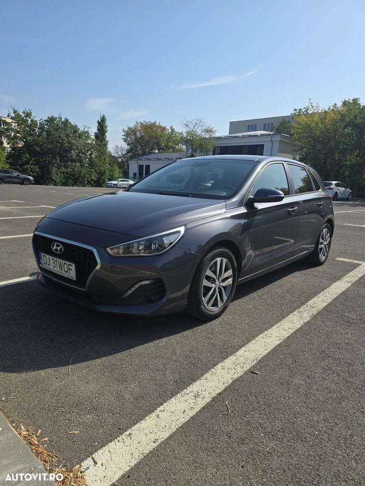 Hyundai i30 1.4 100CP 5DR M/T Highway+ - 1