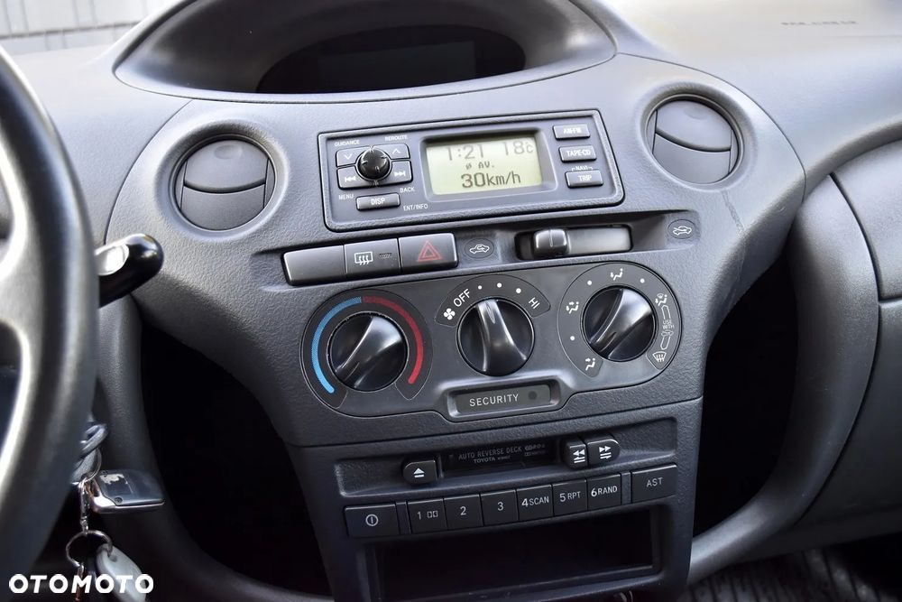 Toyota Yaris 1.0 Edition - 26