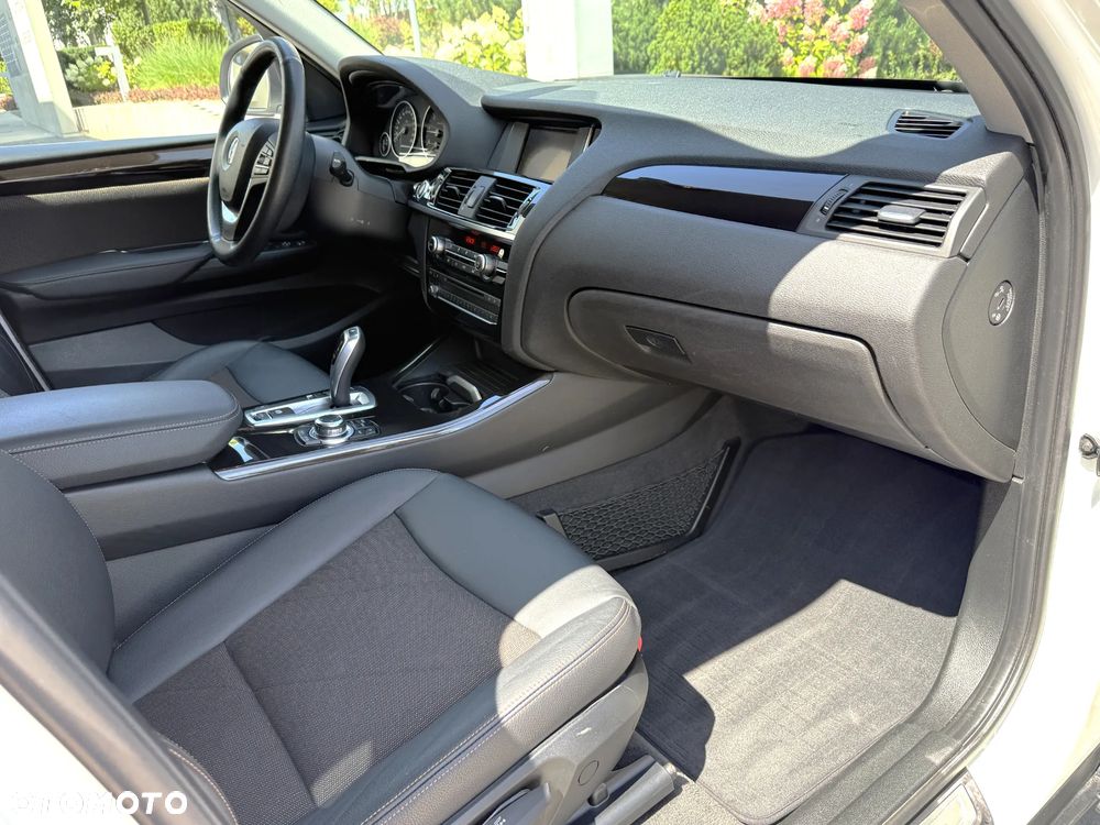 BMW X3 sDrive18d xLine - 25