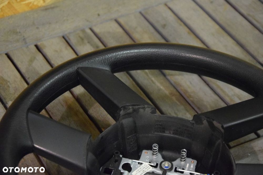 VW Polo IV 9N Kierownica 4-ramienna b.ładna - 6