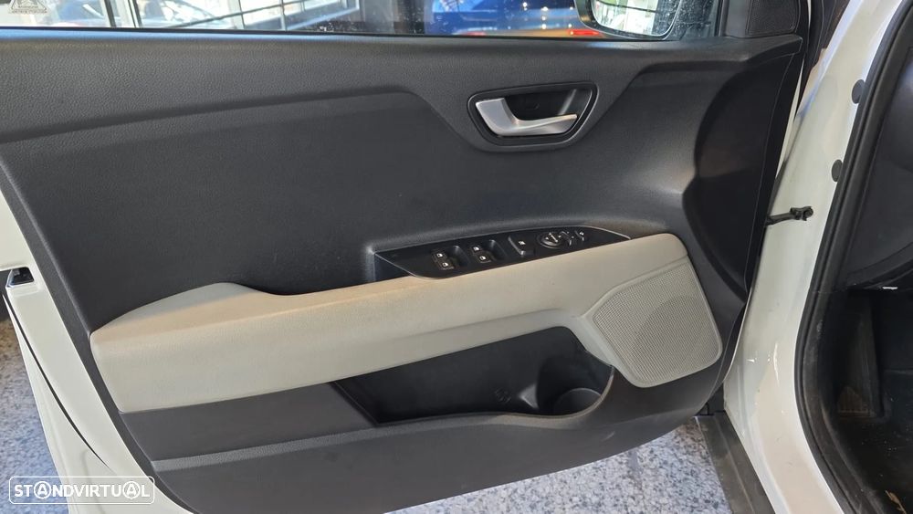 Kia Stonic 1.6 CRDi TX - 9