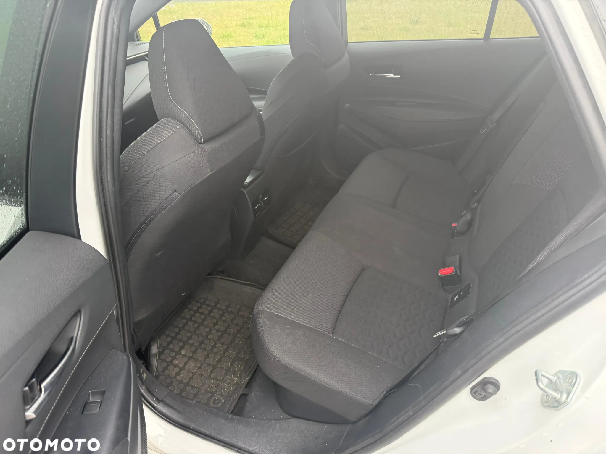 Toyota Corolla 1.8 Hybrid Comfort - 7