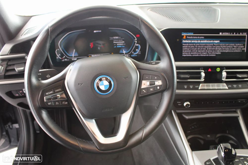 BMW 320 e Touring Corporate Edition Auto - 6