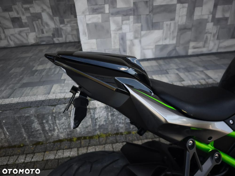 Kawasaki H2 - 8
