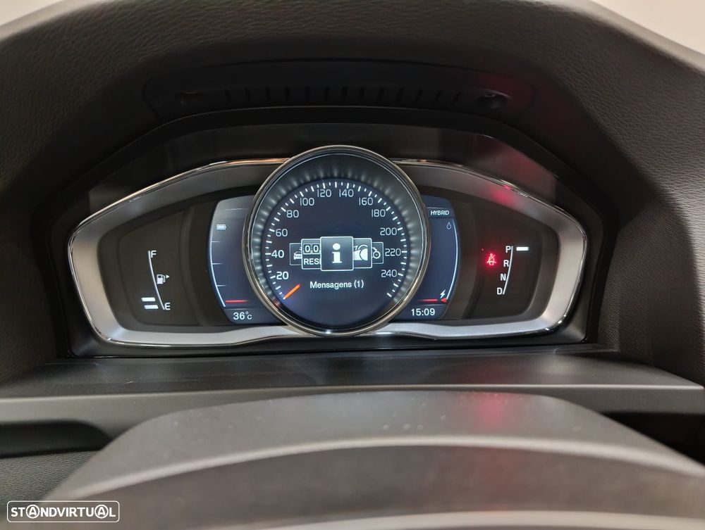 Volvo V60 2.4 D6 Momentum AWD Phev - 26