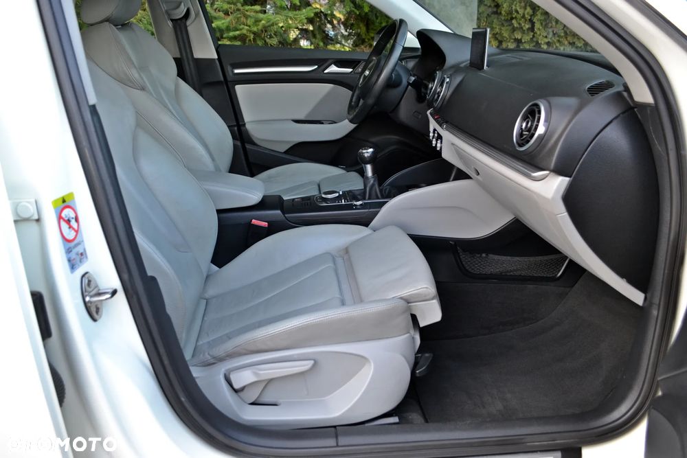 Audi A3 Sportback - 15