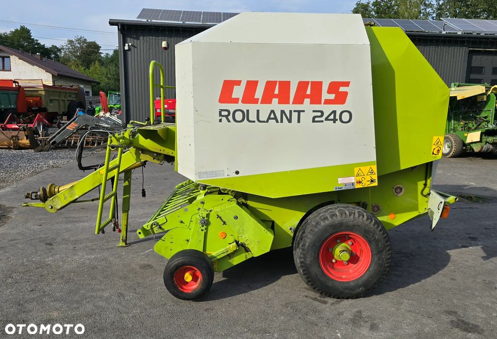 Claas Rollant 240 - 8