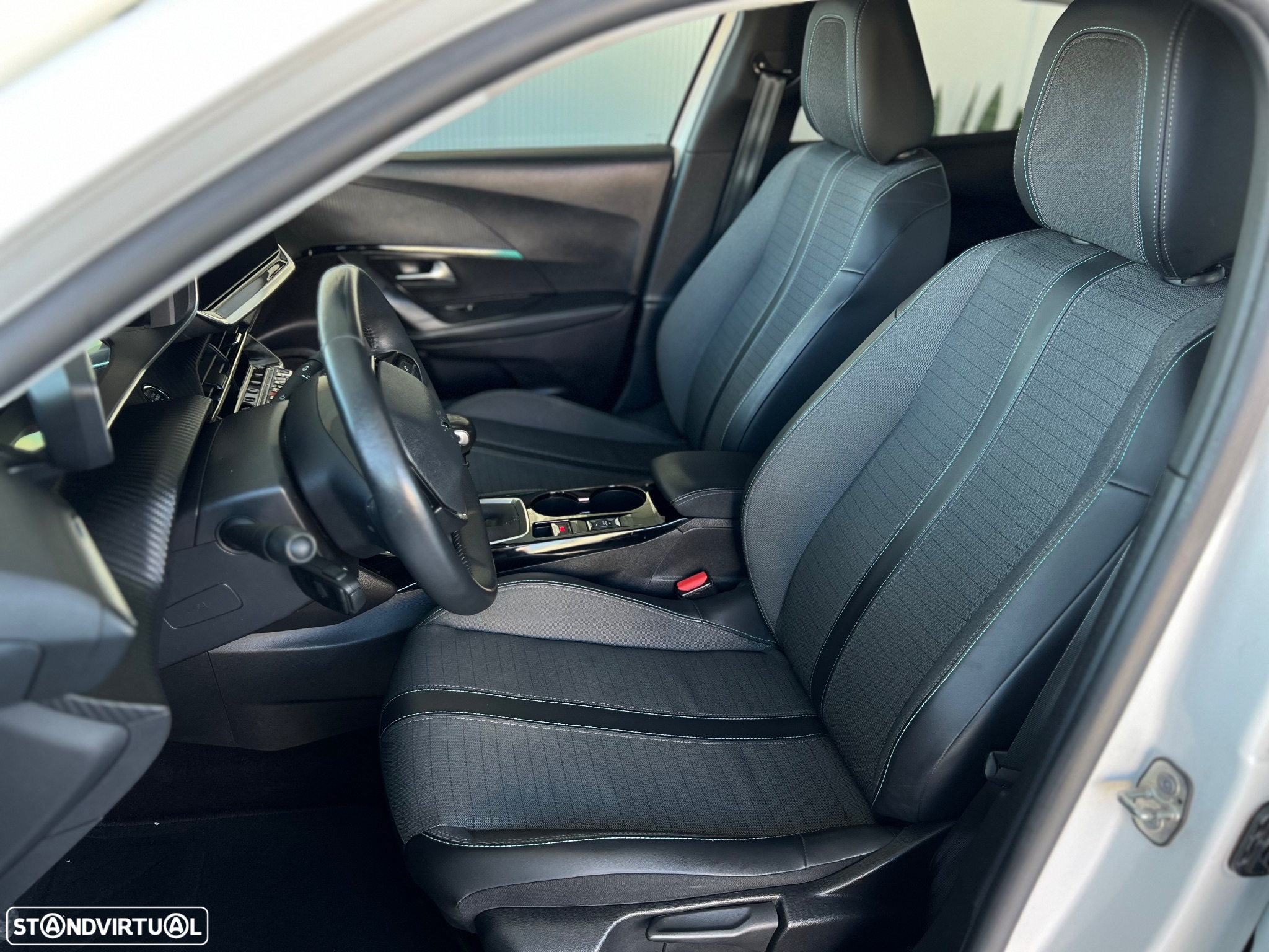 Peugeot 2008 1.5 BlueHDi Allure Pack - 12