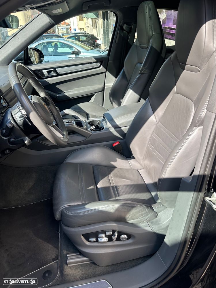 Porsche Cayenne Coupé E-Hybrid - 21