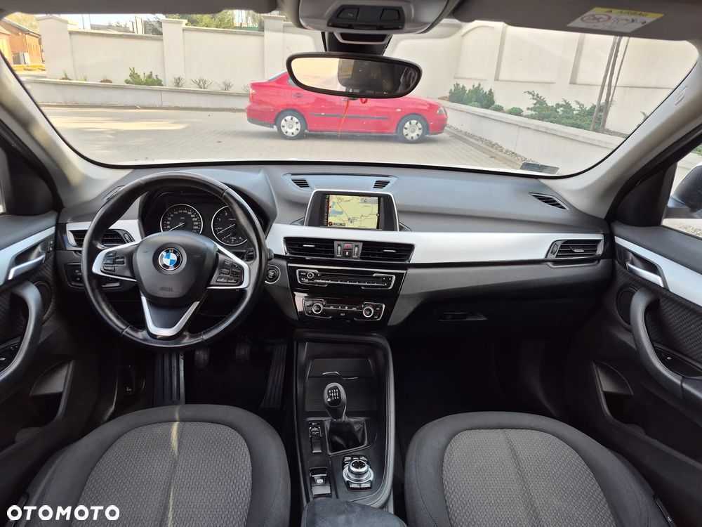 BMW X1 sDrive18d - 12