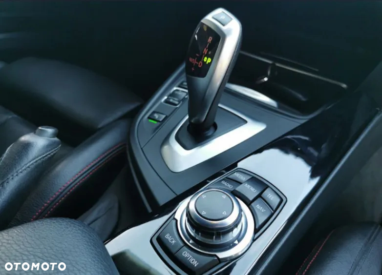 BMW Seria 3 318d Touring Sport Line - 14
