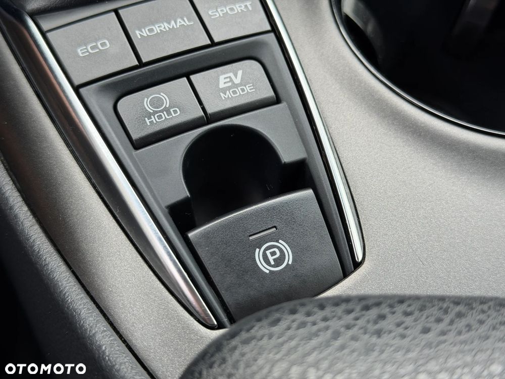 Toyota Camry 2.5 Hybrid Comfort CVT - 22
