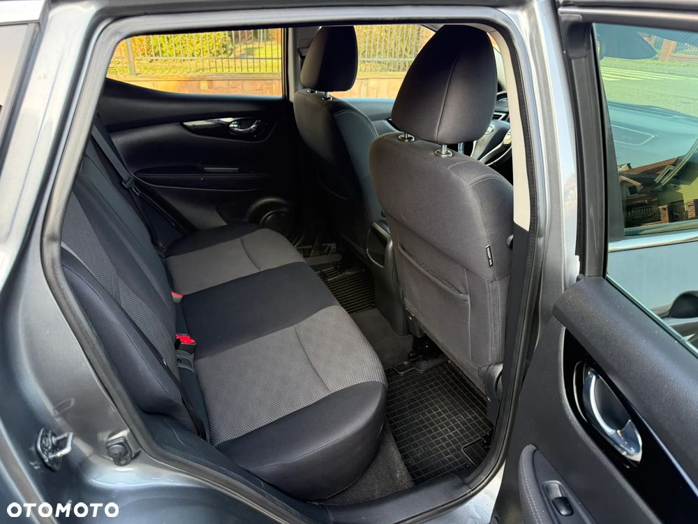 Nissan Qashqai 1.5 dCi TEKNA - 32