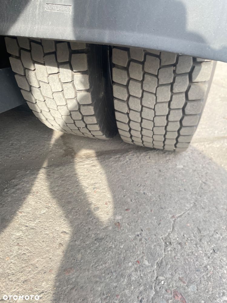 Mercedes-Benz 2533 - 11