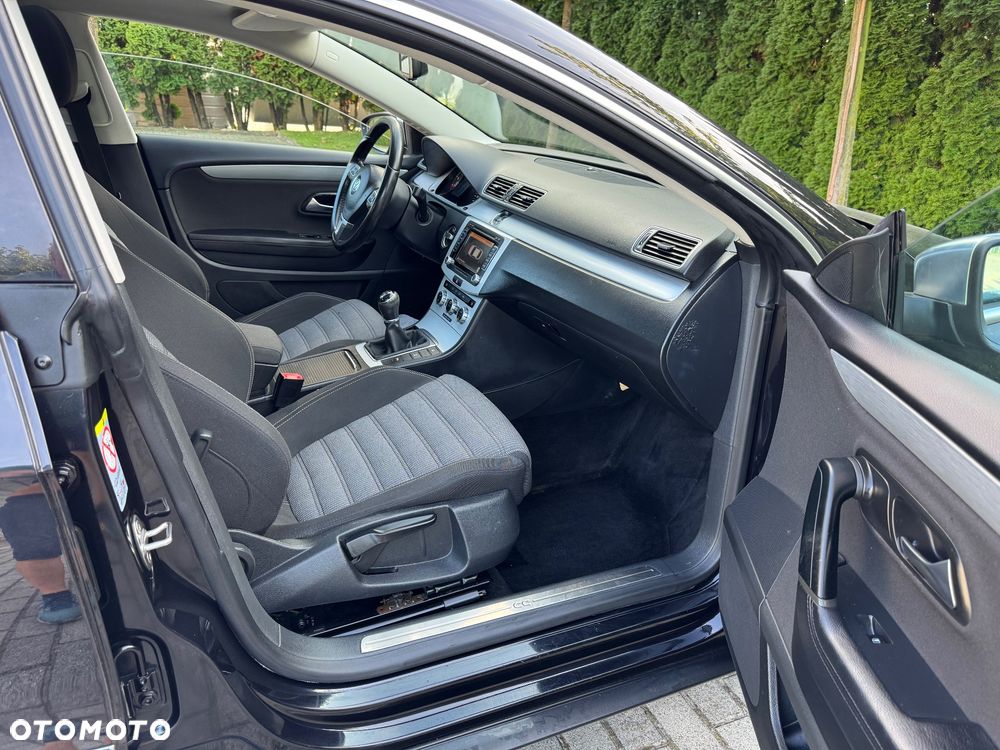 Volkswagen Passat CC - 21