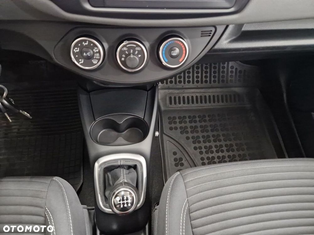 Toyota Yaris - 18