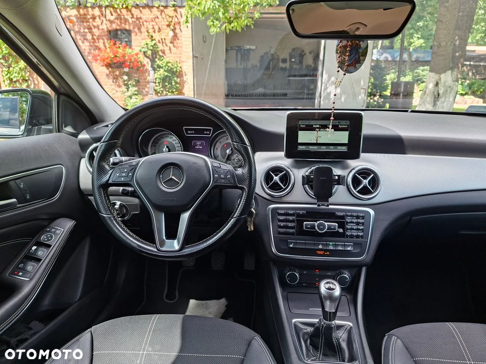 Mercedes-Benz GLA - 12