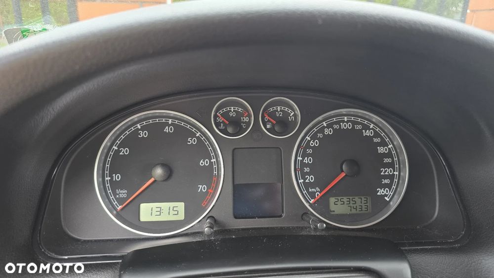 Volkswagen Passat 2.8 V6 4Mot Comfortline Tiptr - 6