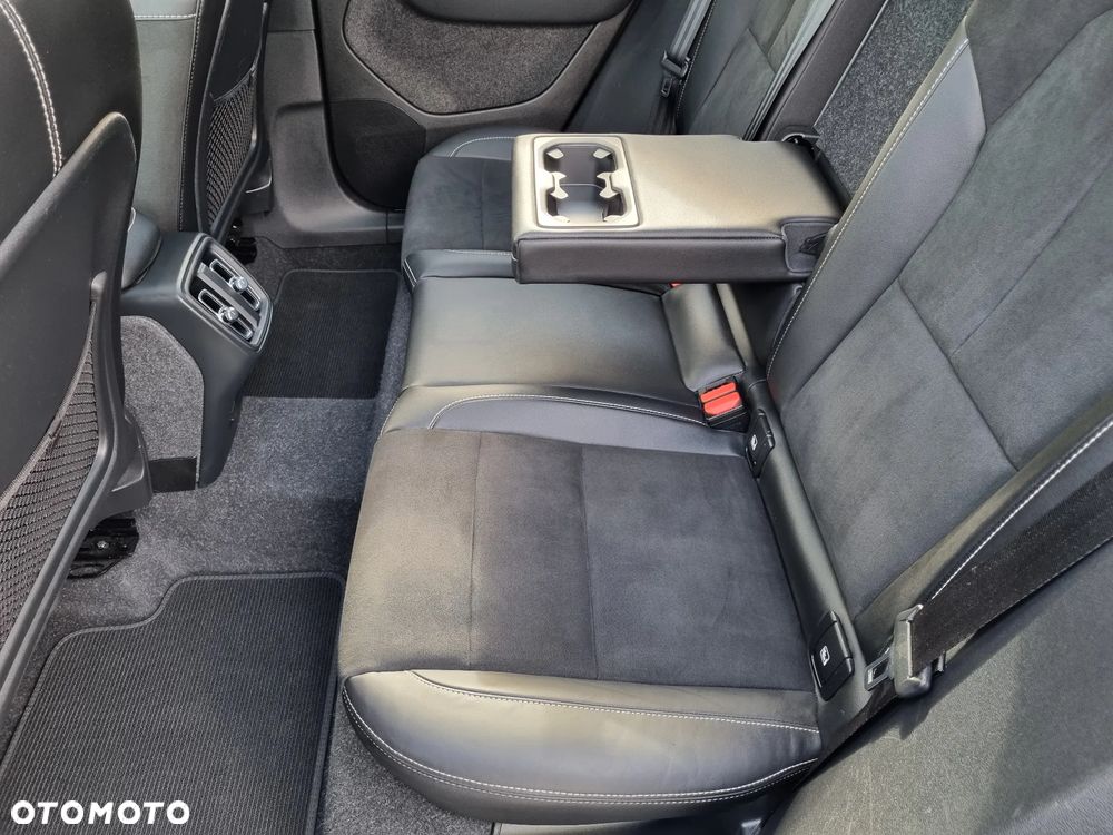 Volvo XC 40 B4 B Geartronic RDesign - 25