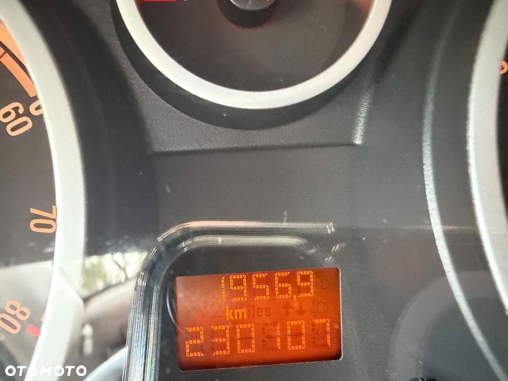 Opel Corsa 1.2 16V Cosmo - 6