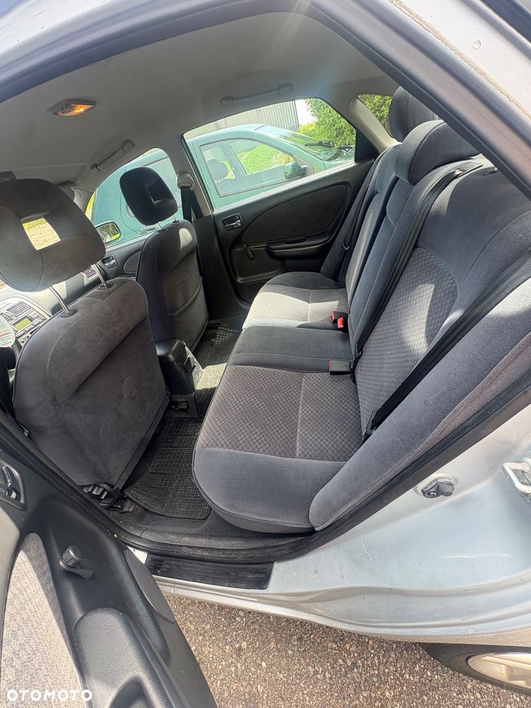 Toyota Avensis - 13