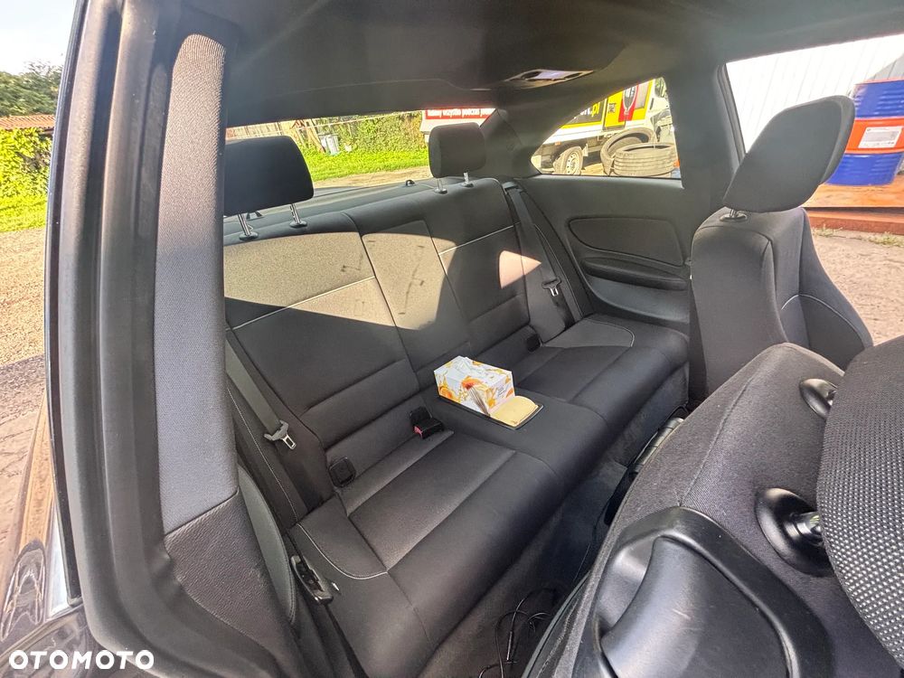 BMW Seria 1 123d - 9