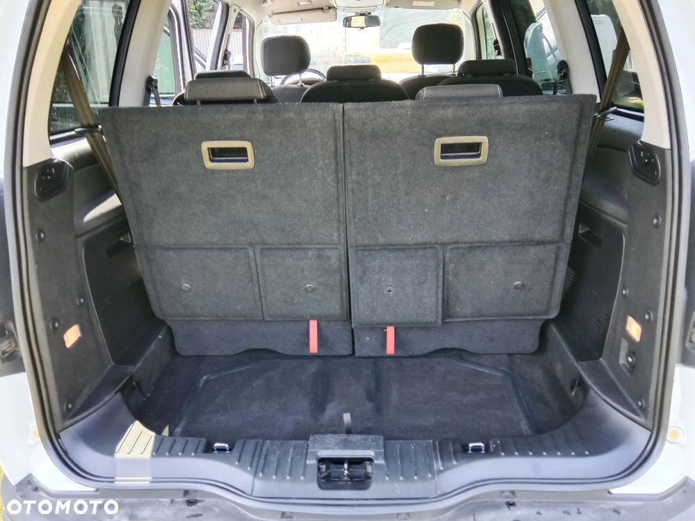 Ford Galaxy - 11