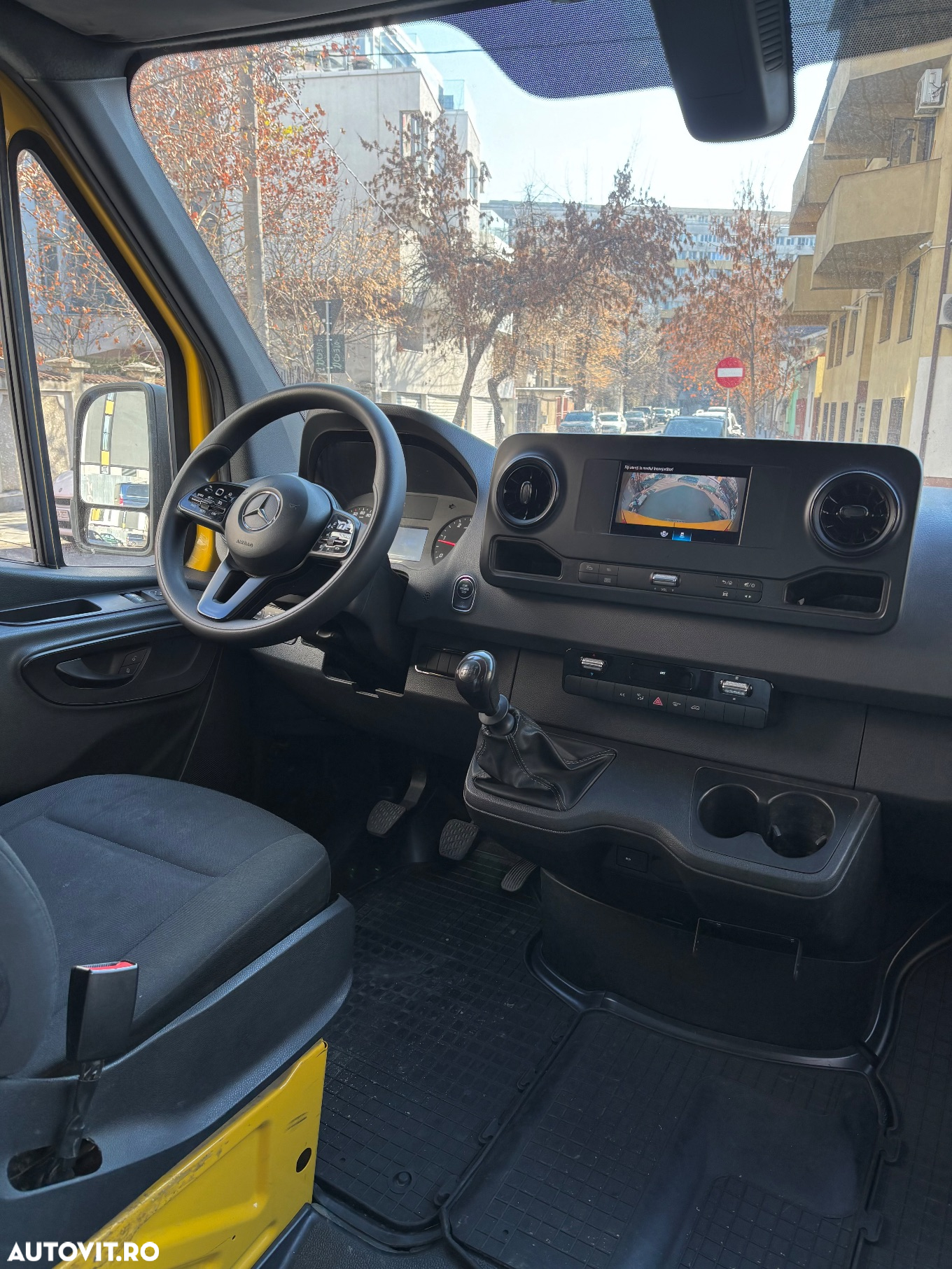 Mercedes-Benz Sprinter - 12