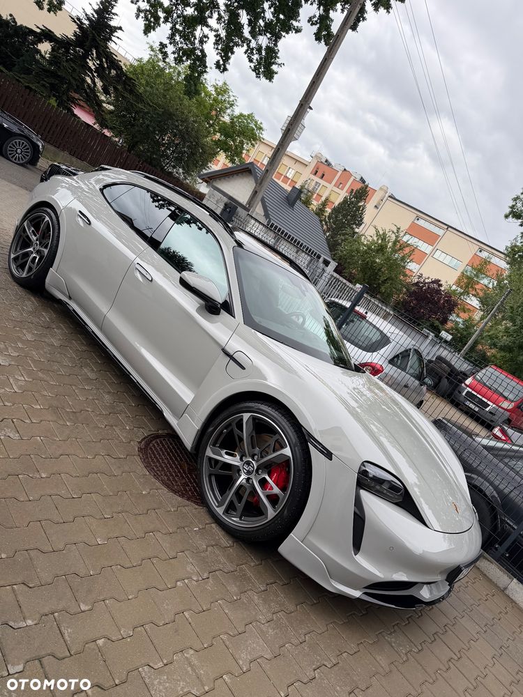 Porsche Taycan 4 - 1