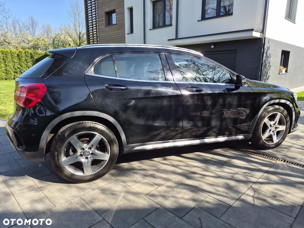 Mercedes-Benz GLA 200 AMG Line - 22