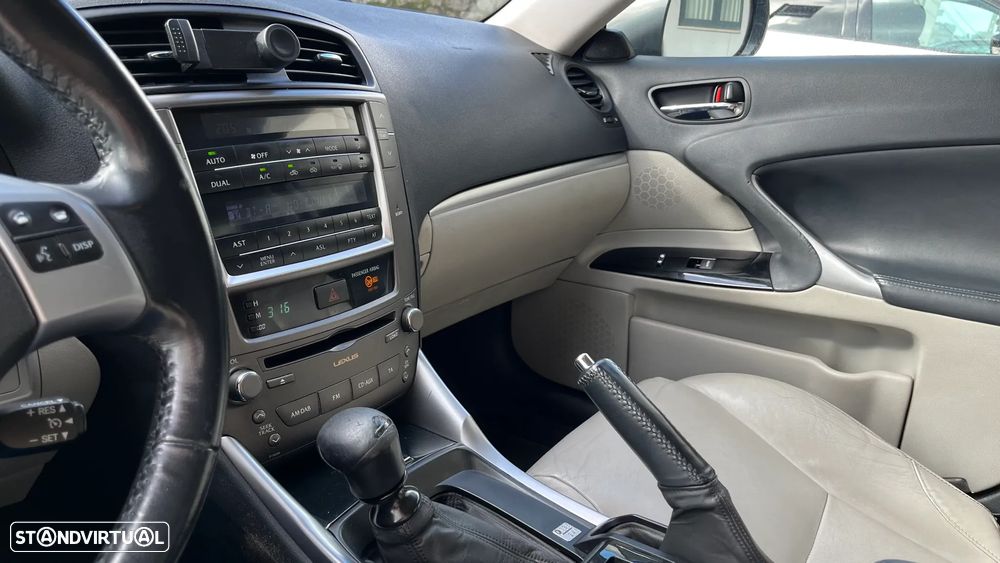 Lexus IS 200 d P.Executive 2G - 4