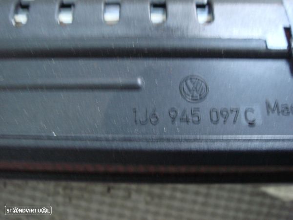 Farolim Stop Tampa Mala Centro Volkswagen Golf Iv (1J1) - 2
