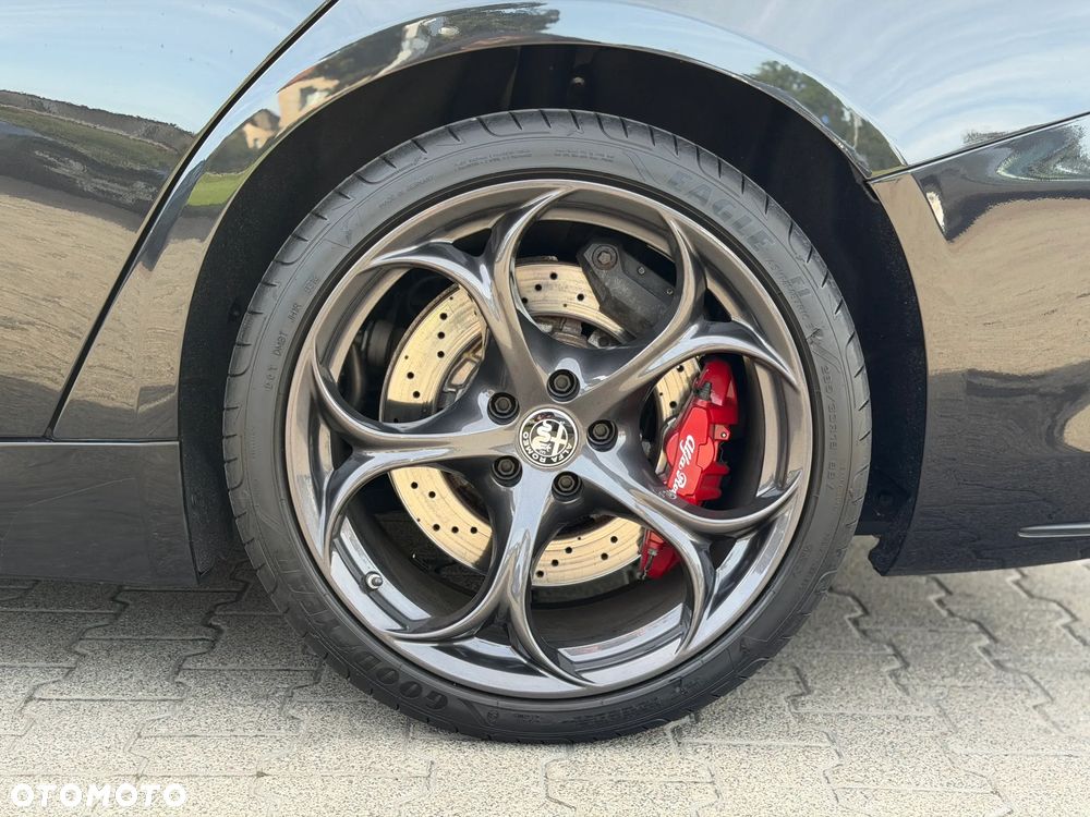 Alfa Romeo Giulia 2.9 V6 Bi-Turbo AT8 Quadrifoglio - 40