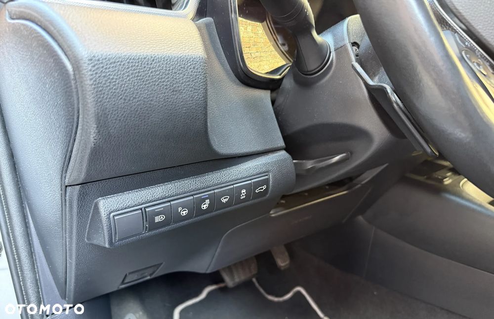 Toyota Corolla 2.0 Hybrid Executive - 14