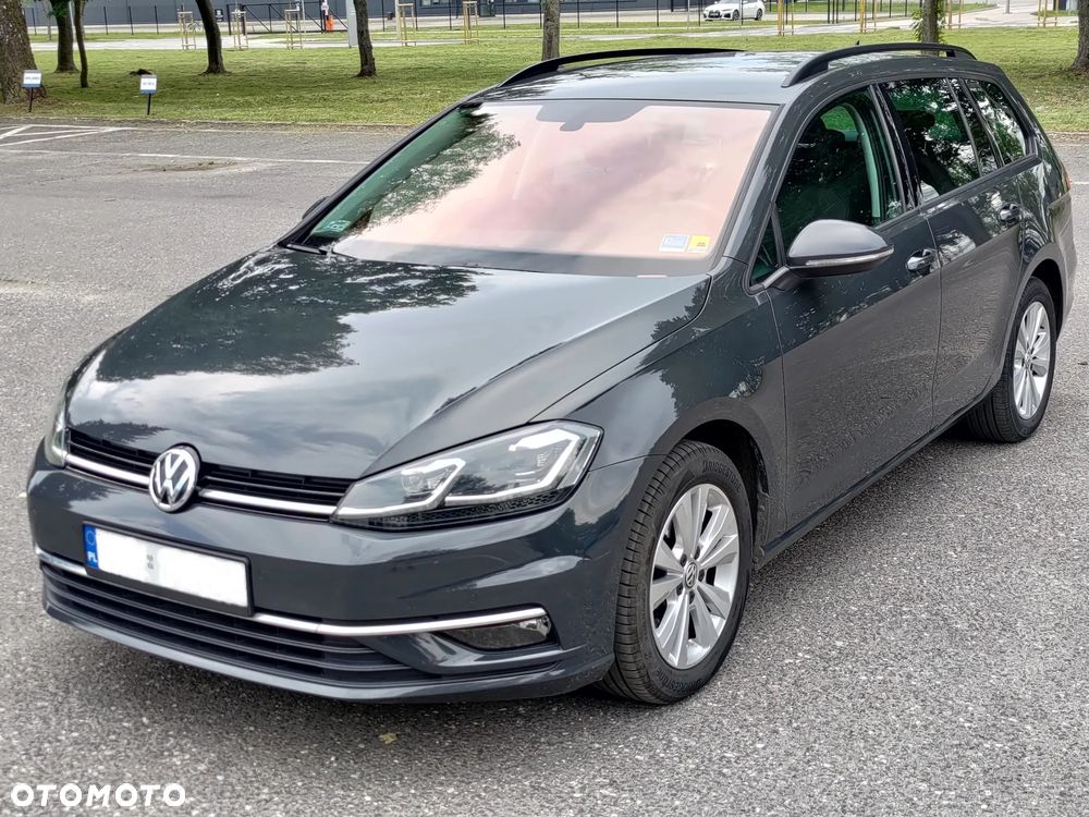 Volkswagen Golf - 1