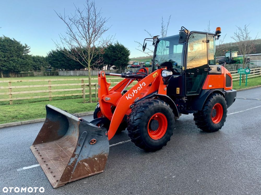 Kubota R085 - 1