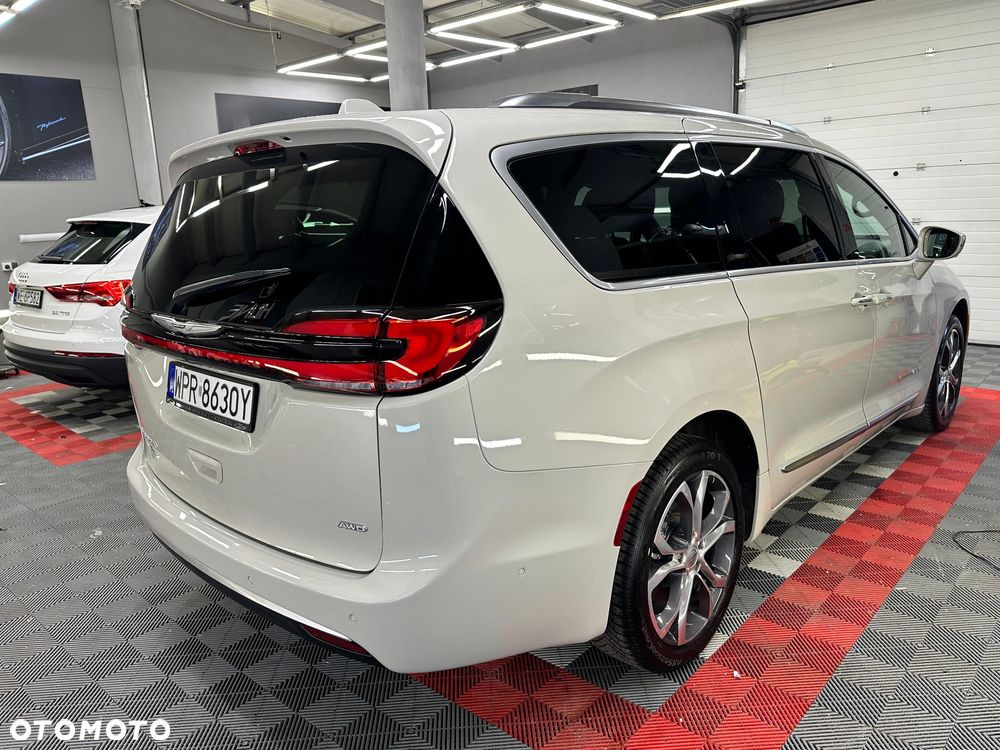 Chrysler Pacifica - 4