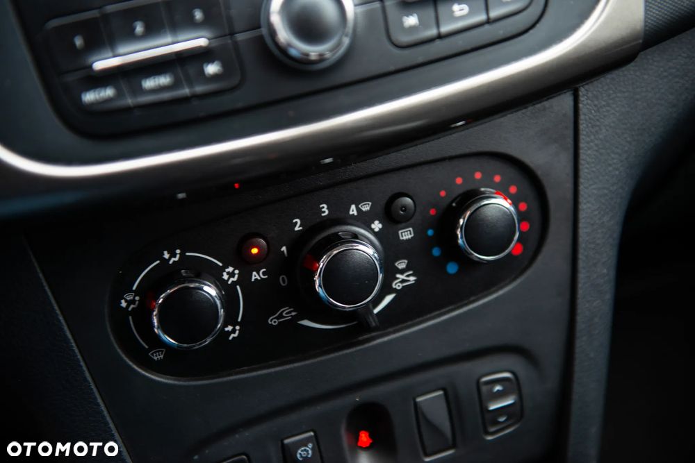 Dacia Sandero TCe 90 Celebration - 30