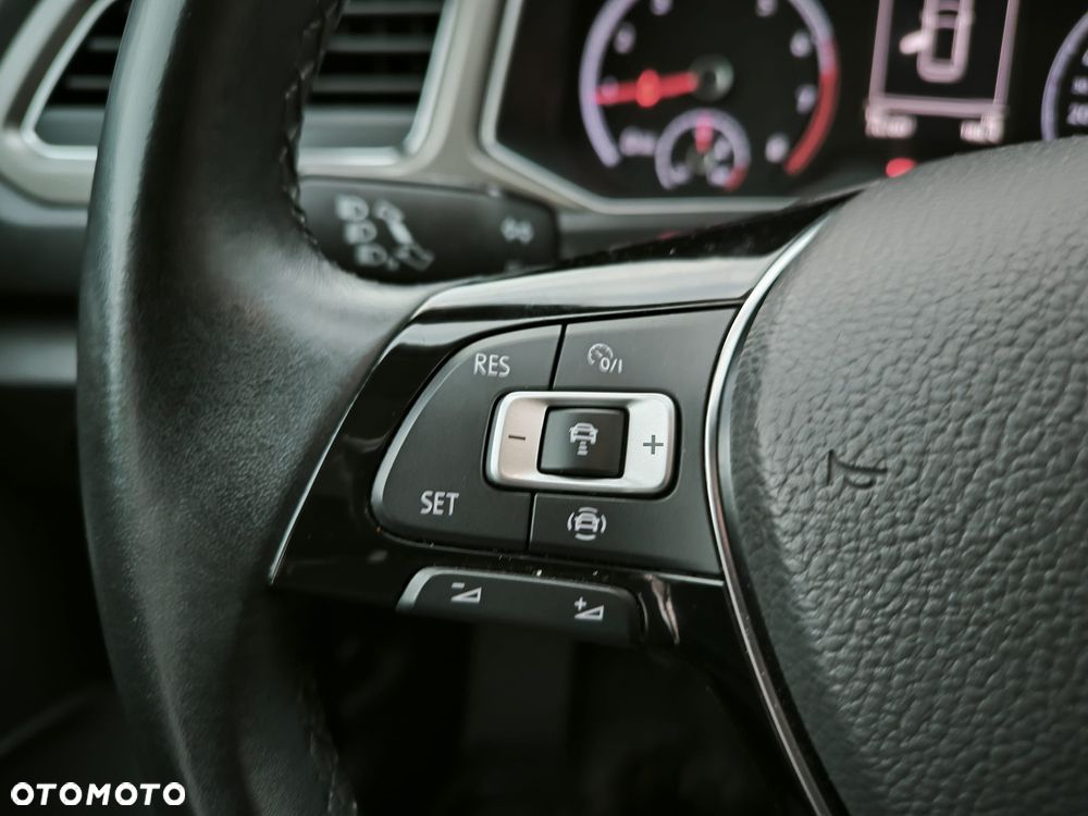 Volkswagen T-Roc - 12