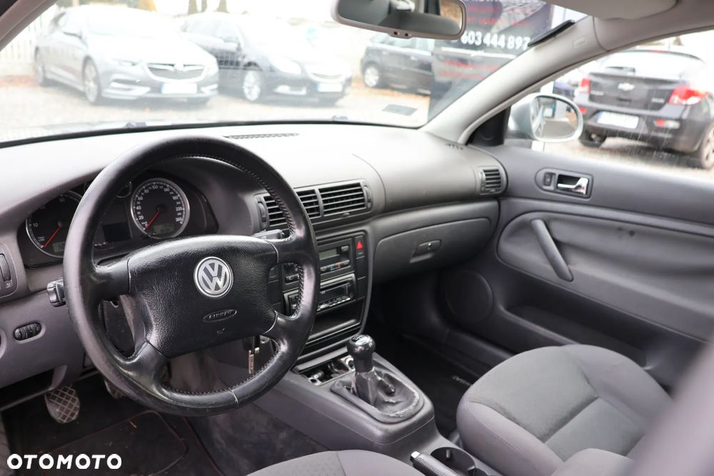 Volkswagen Passat 1.9 TDI Comfortline - 6