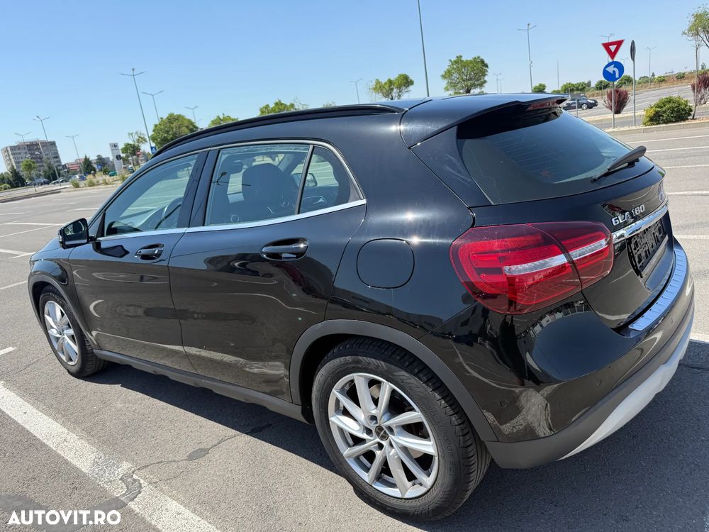 Mercedes-Benz GLA - 12