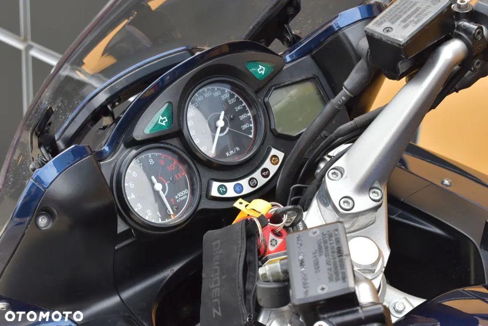 Yamaha FJR - 24