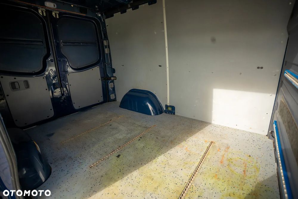 Volkswagen Crafter - 16